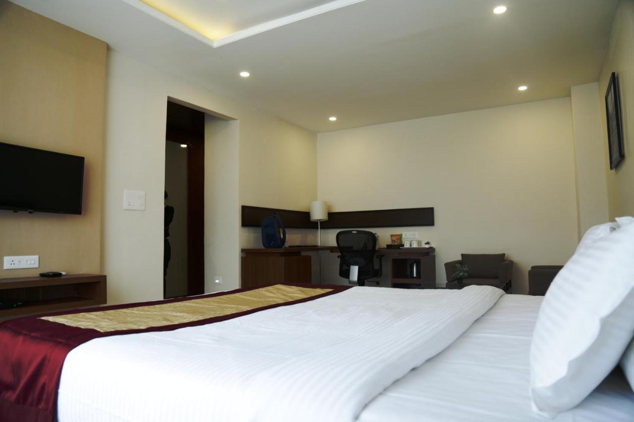 Hotel Prism - A Boutique Hotel Jorhāt Εξωτερικό φωτογραφία