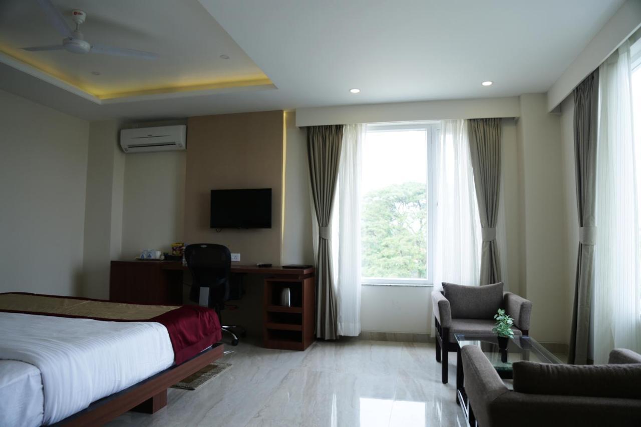 Hotel Prism - A Boutique Hotel Jorhāt Εξωτερικό φωτογραφία