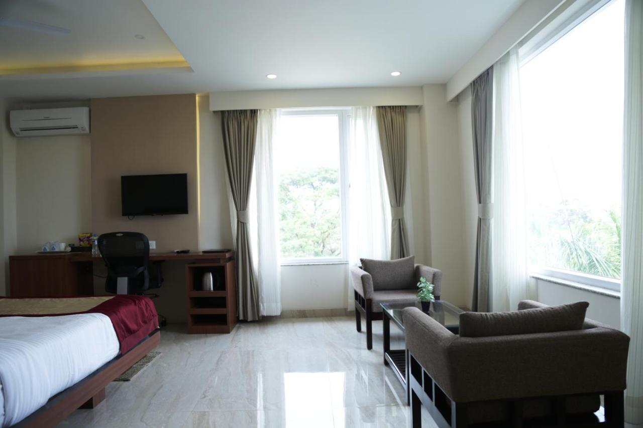 Hotel Prism - A Boutique Hotel Jorhāt Εξωτερικό φωτογραφία