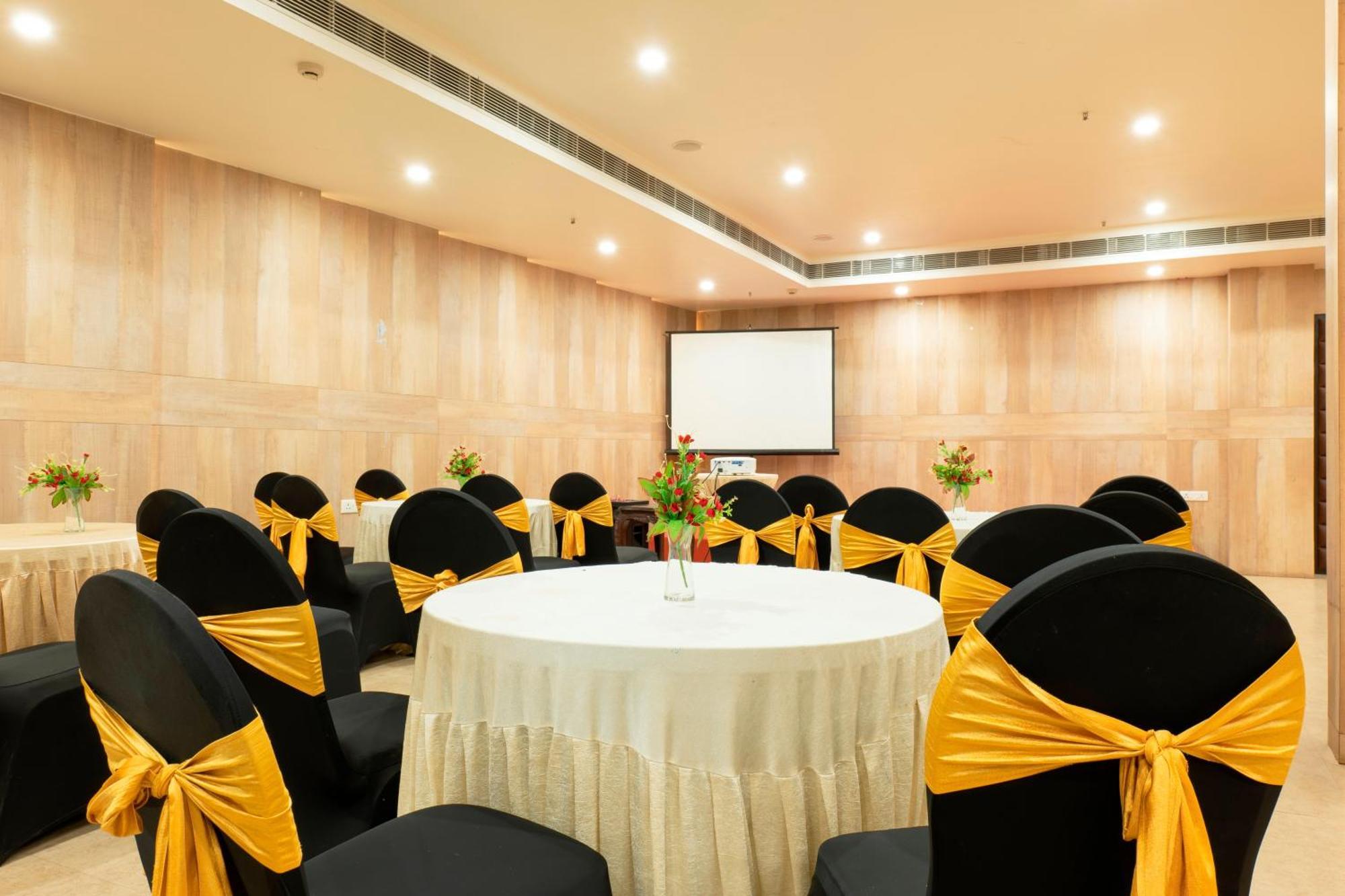 Hotel Prism - A Boutique Hotel Jorhāt Εξωτερικό φωτογραφία