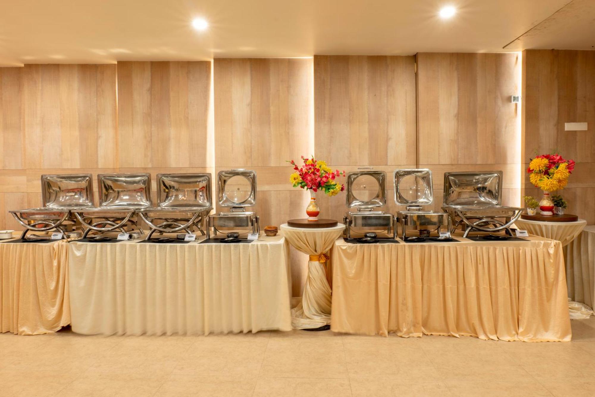 Hotel Prism - A Boutique Hotel Jorhāt Εξωτερικό φωτογραφία